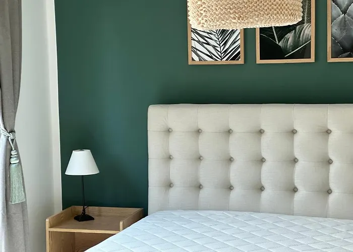 Ferienwohnung-parkplatz-balkon-kueche-smarttv-waschtrockner דירה