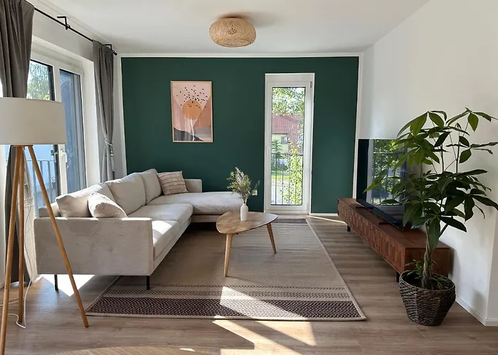 Ferienwohnung-parkplatz-balkon-kueche-smarttv-waschtrockner
