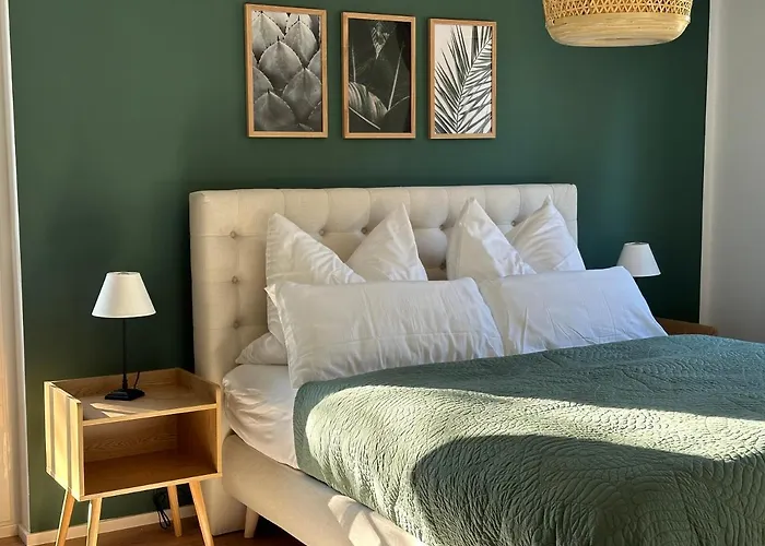 Ferienwohnung-parkplatz-balkon-kueche-smarttv-waschtrockner * ארלנגן