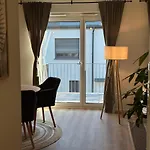 아파트 Ferienwohnung-parkplatz-balkon-kueche-smarttv-waschtrockner