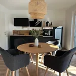 Ferienwohnung-parkplatz-balkon-kueche-smarttv-waschtrockner *