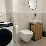 Ferienwohnung-parkplatz-balkon-kueche-smarttv-waschtrockner 아파트 *
