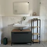 Ferienwohnung-parkplatz-balkon-kueche-smarttv-waschtrockner 아파트 에를랑겐