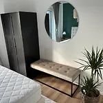 Ferienwohnung-parkplatz-balkon-kueche-smarttv-waschtrockner 아파트 에를랑겐