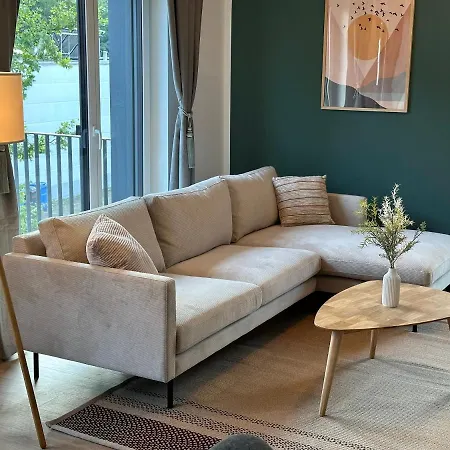 Apartment Ferienwohnung-parkplatz-balkon-kueche-aufzug-smarttv-waschtrockner *