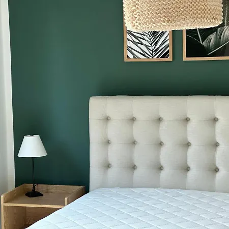 Ferienwohnung-parkplatz-balkon-kueche-aufzug-smarttv-waschtrockner Apartment