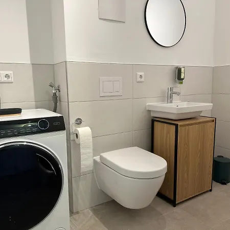 Ferienwohnung-parkplatz-balkon-kueche-smarttv-waschtrockner Daire *