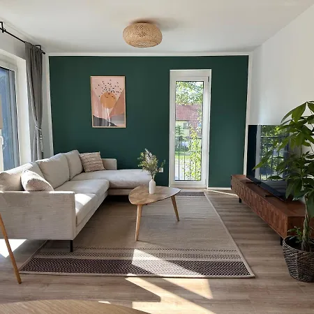 Ferienwohnung-parkplatz-balkon-kueche-smarttv-waschtrockner